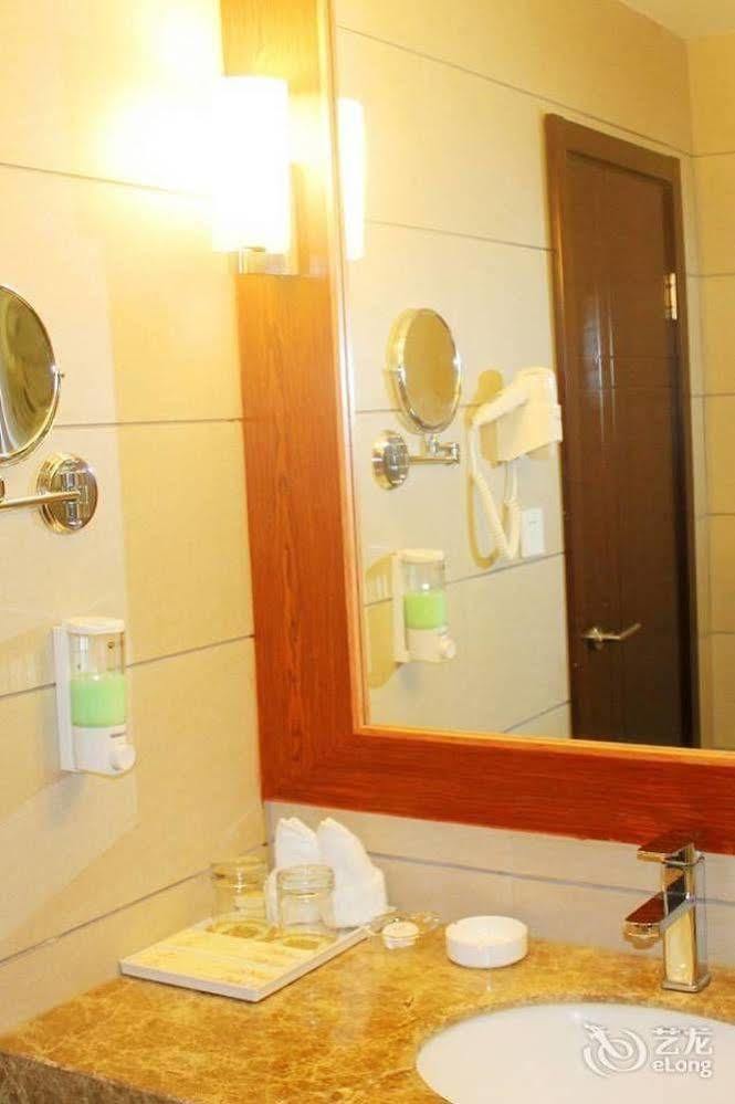 Chengdu Ronghome Hotel Thành Đô Ngoại thất bức ảnh