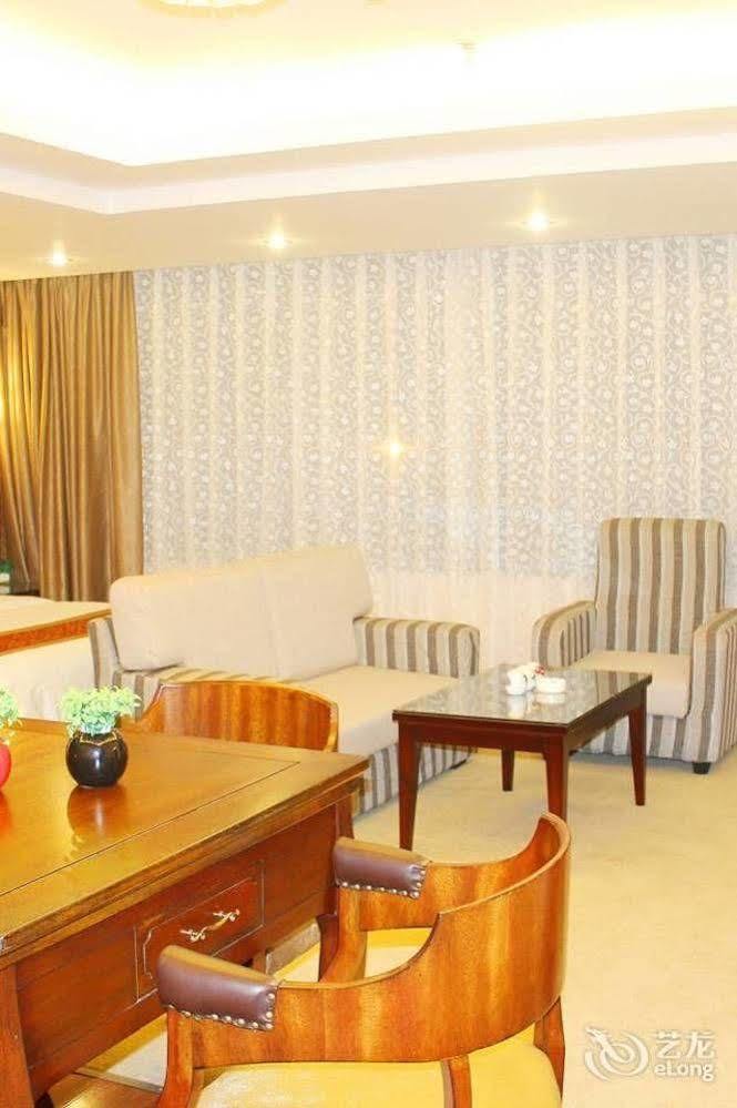 Chengdu Ronghome Hotel Thành Đô Ngoại thất bức ảnh