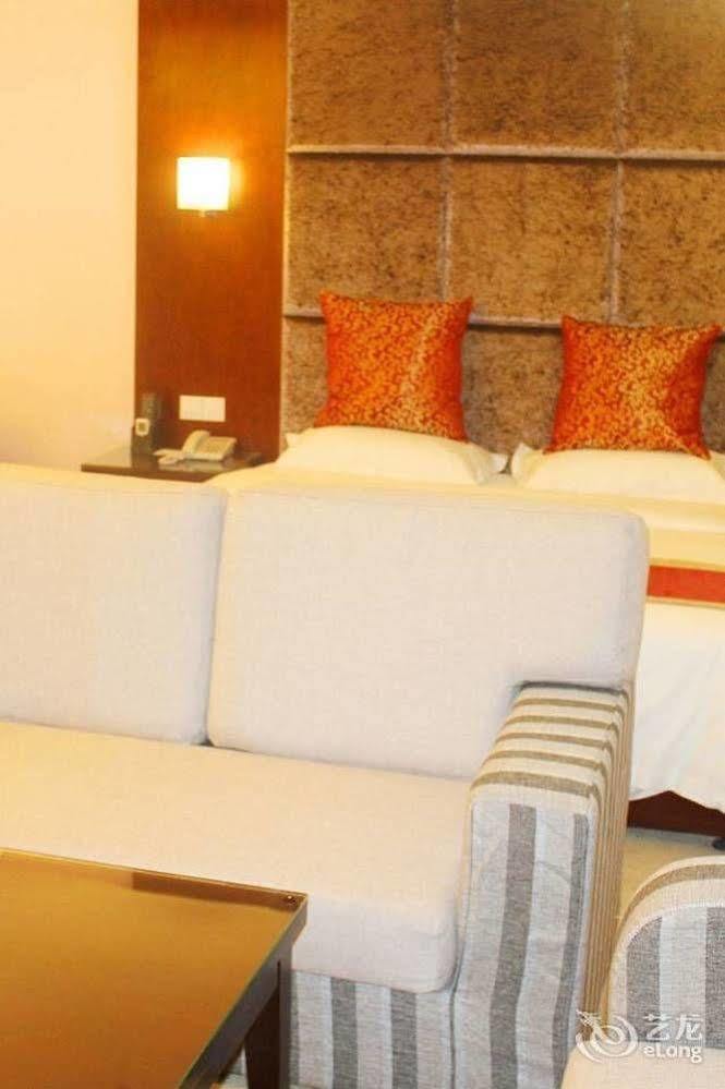 Chengdu Ronghome Hotel Thành Đô Ngoại thất bức ảnh