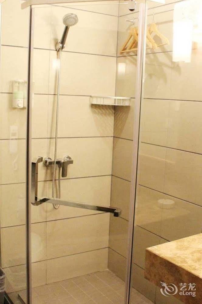 Chengdu Ronghome Hotel Thành Đô Ngoại thất bức ảnh
